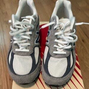 Men’s Gray and White Sneakers